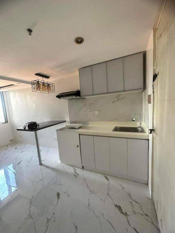 Condo Apartment *